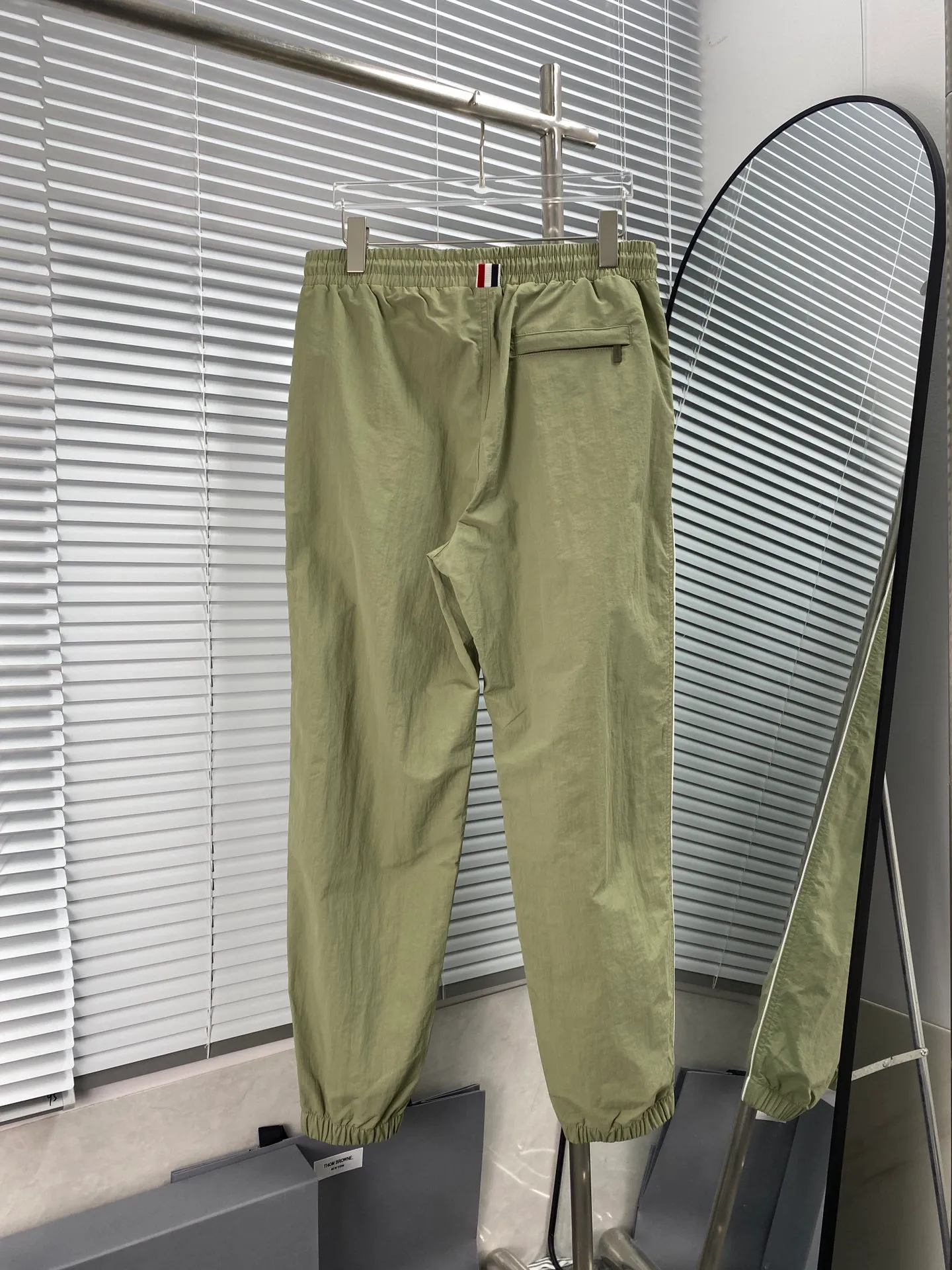 THOM BROWNE ：Light Green Navy Blue Gray Sizes：1.2.3.4